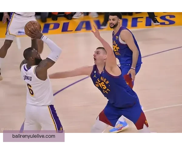 最新NBA季后赛战况揭晓 勇士险胜湖人迎来关键比赛 勇猛表现引发热议